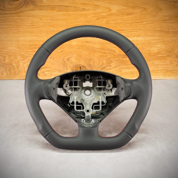 Kierownica Peugeot 207 po modyfikacji Kierownica Peugeot 207 po modyfikacji