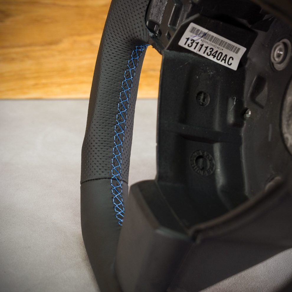 Modyfikacja i obszycie kierownicy Opel Signum