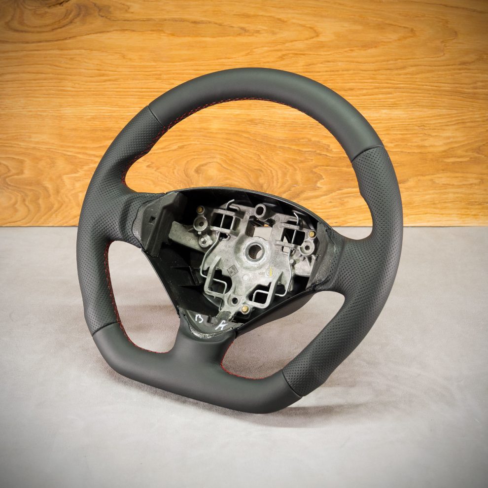 Modyfikacja i obszycie kierownicy Peugeot 207