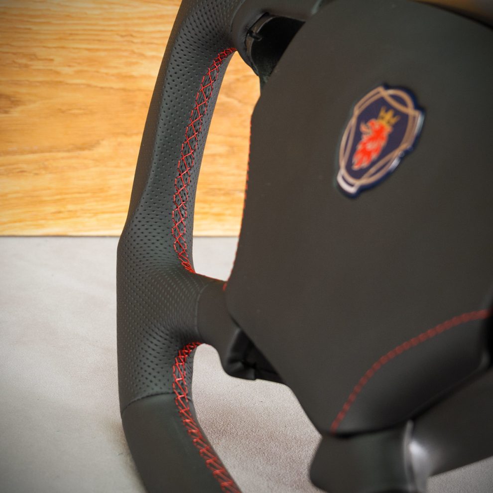 Modyfikacja i obszycie kierownicy Scania R