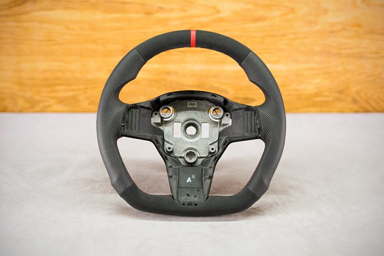 Modyfikacja i obszycie kierownicy Tesla Model 3
