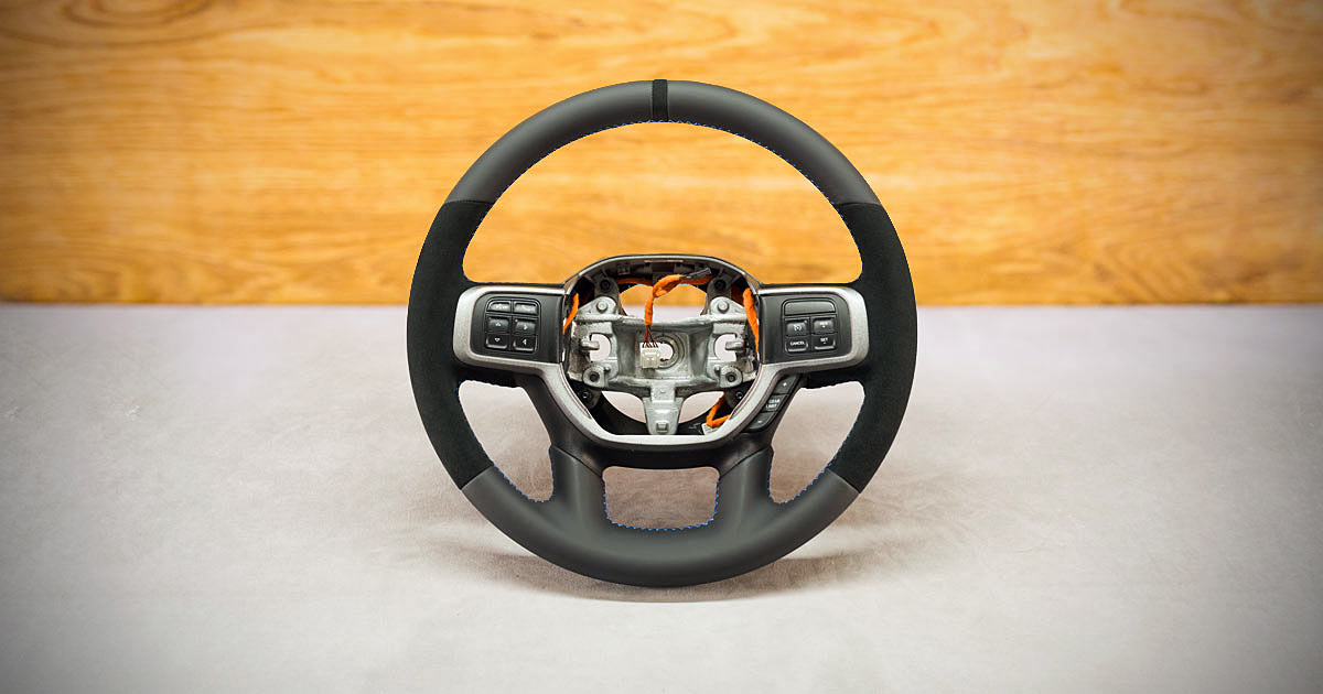Obszycie kierownicy RAM 2500