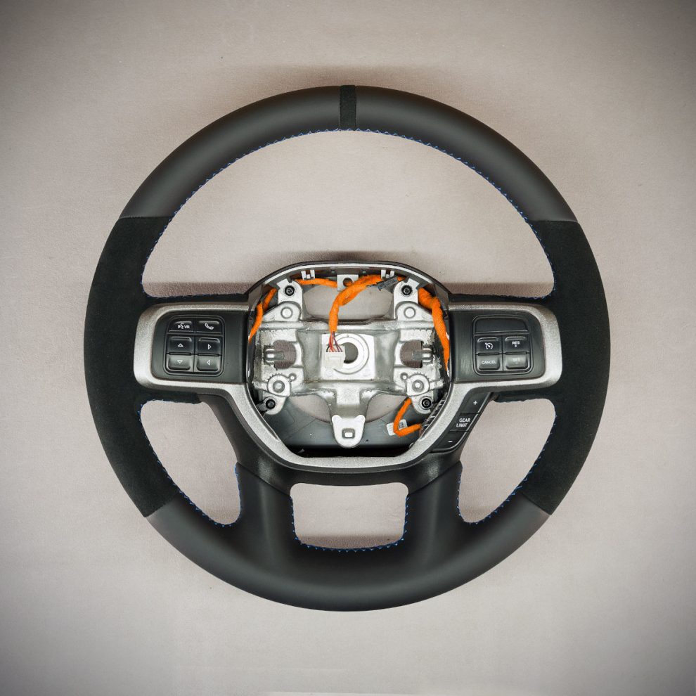 Obszycie kierownicy RAM 2500