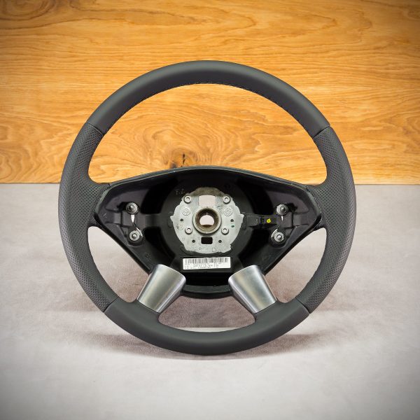 Kierownica Mercedes-Benz Viano po obszyciu Kierownica Mercedes-Benz Viano po obszyciu