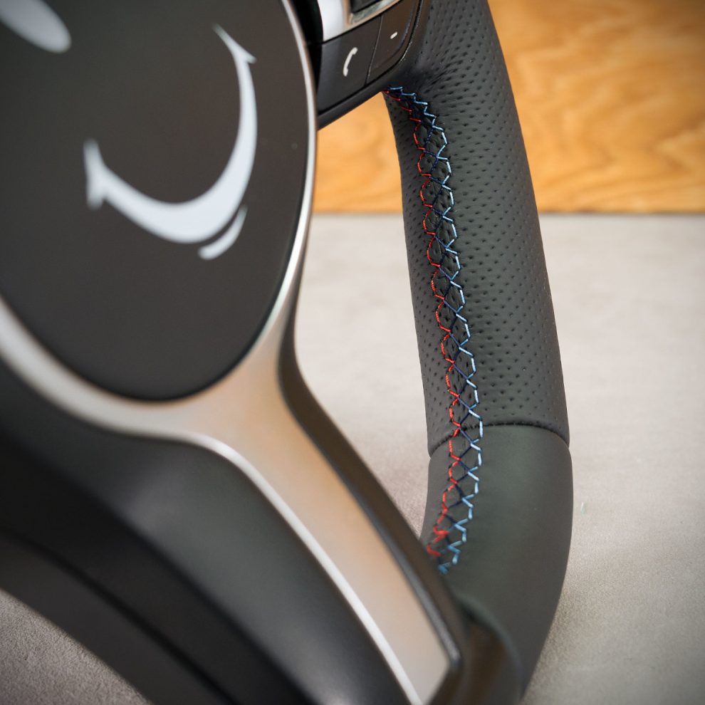 Modyfikacja i obszycie kierownicy BMW F06