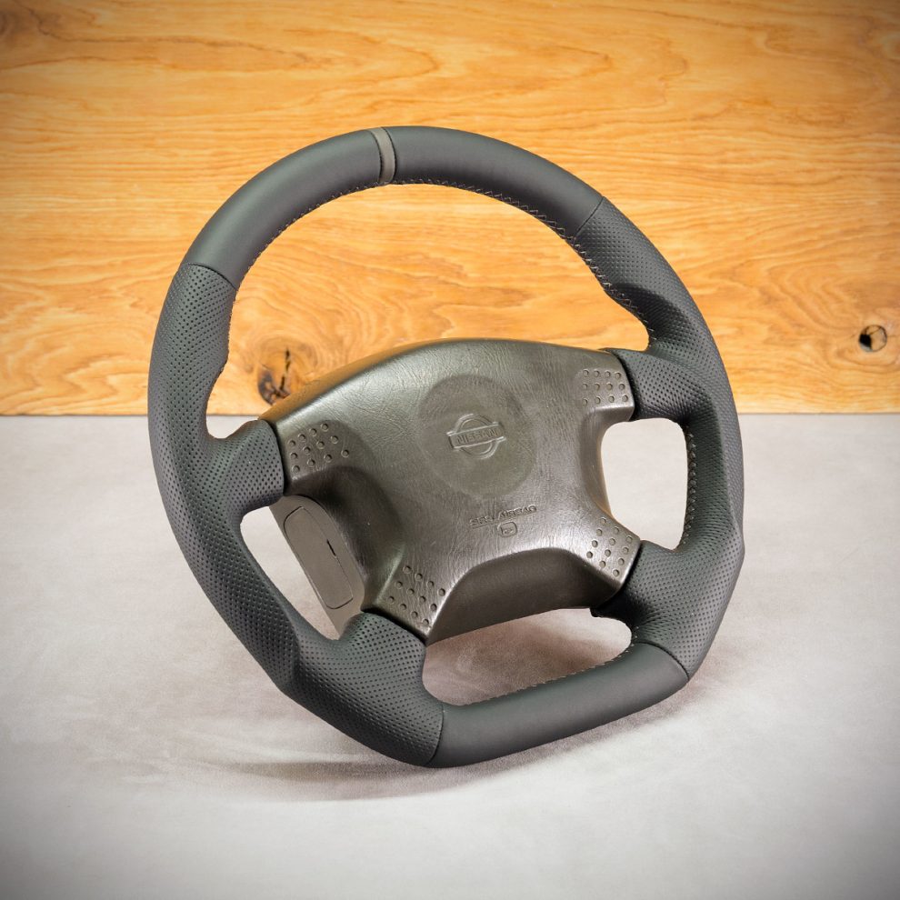 Modyfikacja i obszycie kierownicy Nissan Patrol