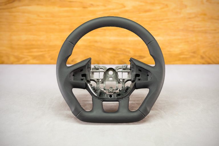 Obszycie kierownicy Renault Trafic