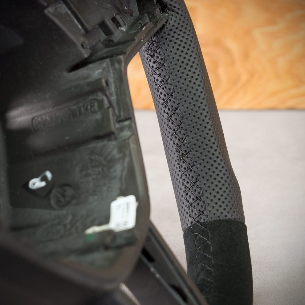 Modyfikacja i obszycie kierownicy Skoda Octavia III