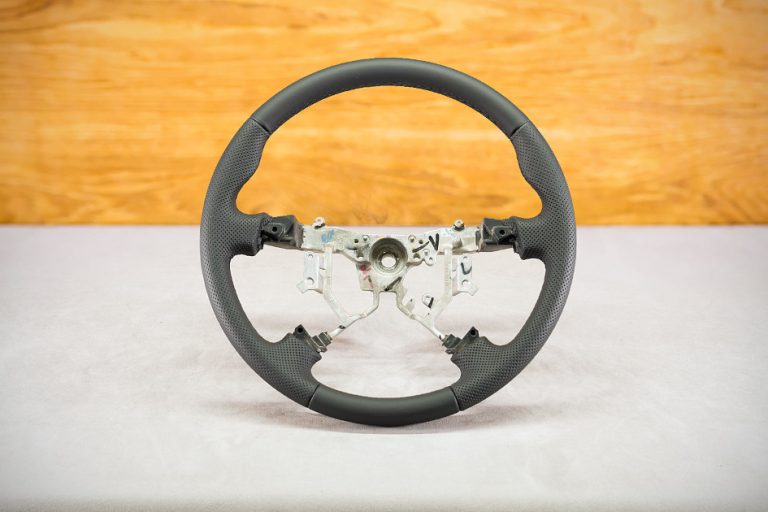 Modyfikacja i obszycie kierownicy Toyota Hilux