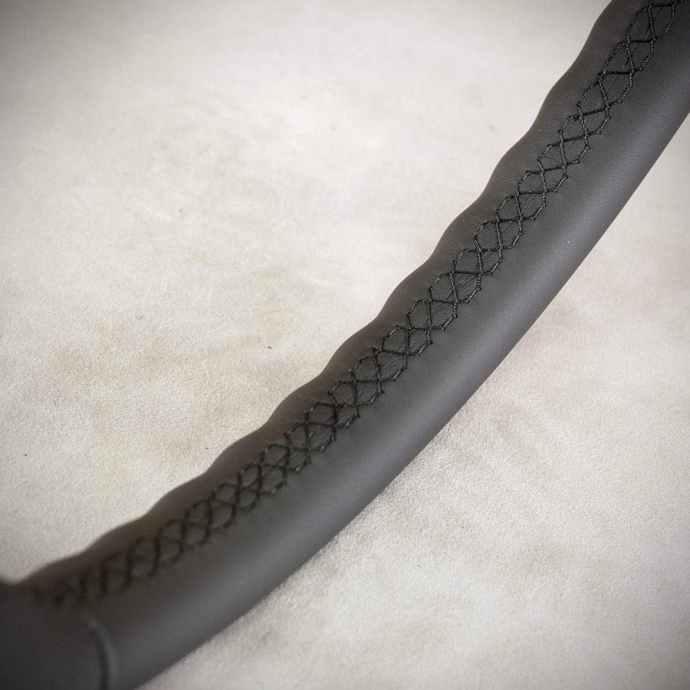 Modyfikacja i obszycie kierownicy Toyota Hilux