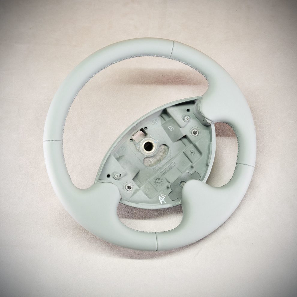 Obszycie kierownicy Renault Twingo