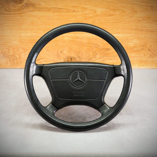 Kierownica Mercedes-Benz 190 przed obszyciem Kierownica Mercedes-Benz 190 przed obszyciem