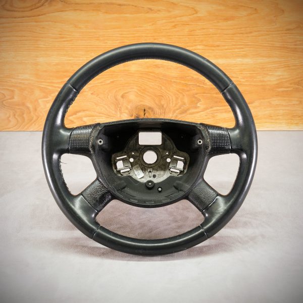 Kierownica Volkswagen Transporter T5 przed modyfikacją Kierownica Volkswagen Transporter T5 przed modyfikacją