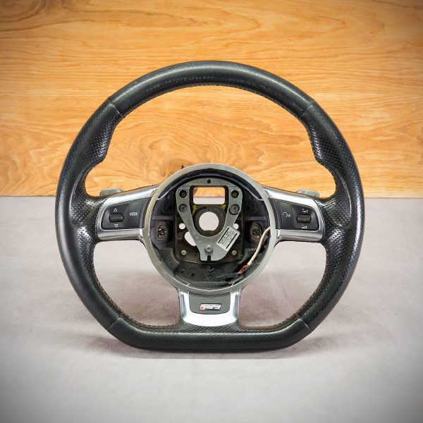 Kierownica Audi RS3 przed obszyciem