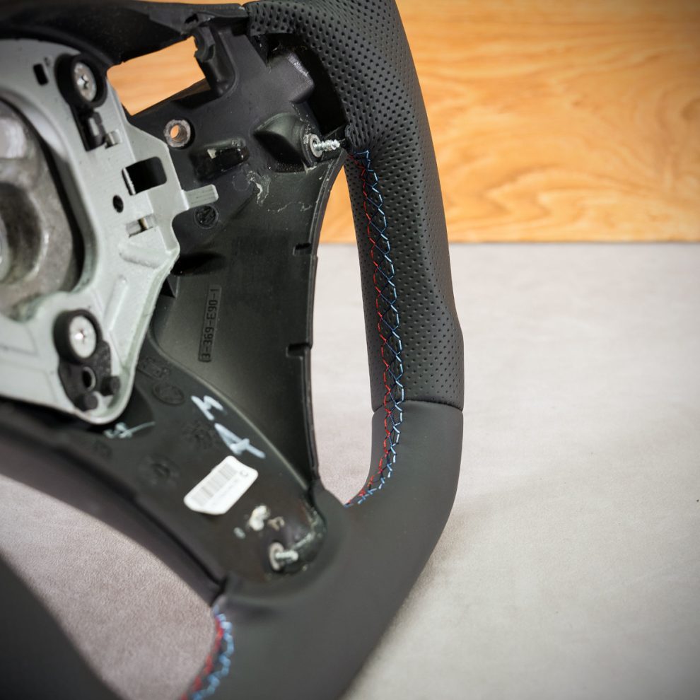 Modyfikacja i obszycie kierownicy BMW E93