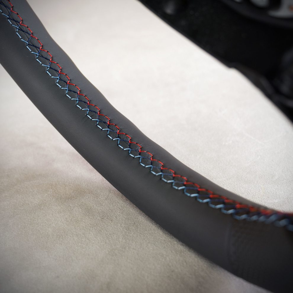 Modyfikacja i obszycie kierownicy BMW E93