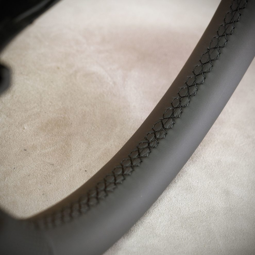 Modyfikacja i obszycie kierownicy Mercedes-Benz ML W164