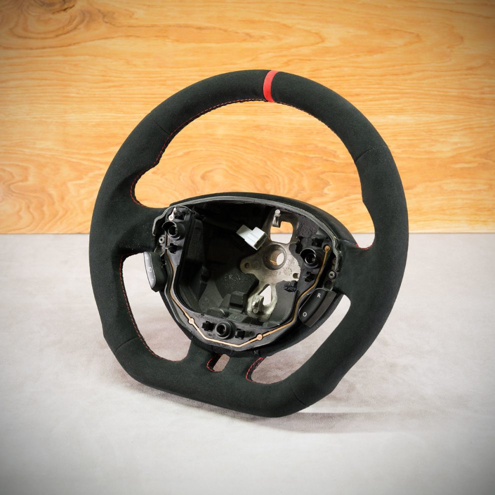 Modyfikacja i obszycie kierownicy Renault Clio III