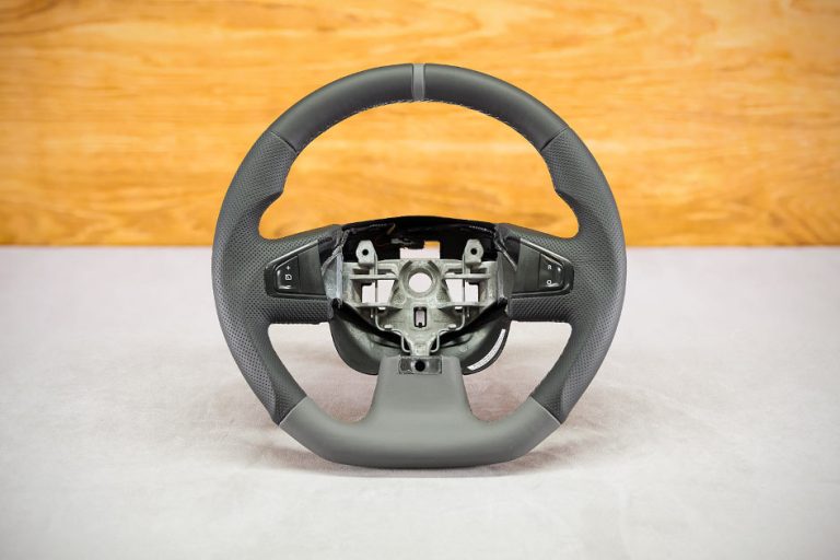 Modyfikacja i obszycie kierownicy Renault Megane III