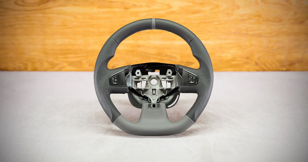 Modyfikacja i obszycie kierownicy Renault Megane III