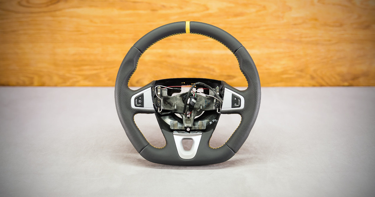 Obszycie kierownicy Renault Megane III RS Obszycie kierownicy Renault Megane III RS