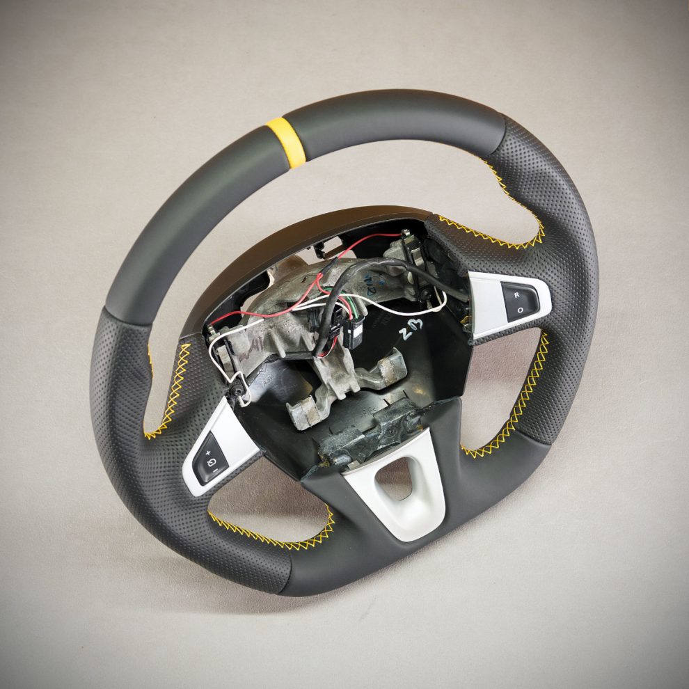 Modyfikacja i obszycie kierownicy Renault Megane III RS