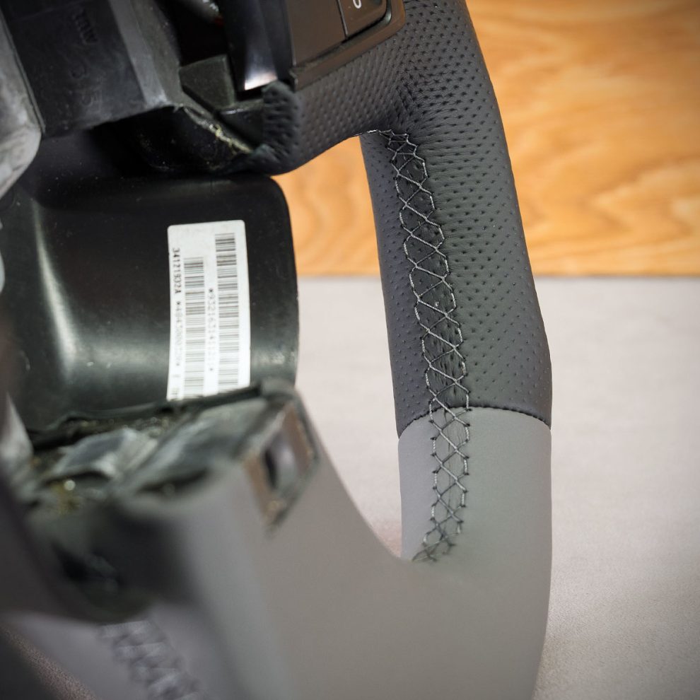 Modyfikacja i obszycie kierownicy Renault Megane III