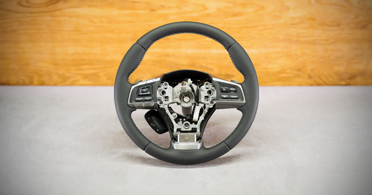 Modyfikacja i obszycie kierownicy Subaru Forester