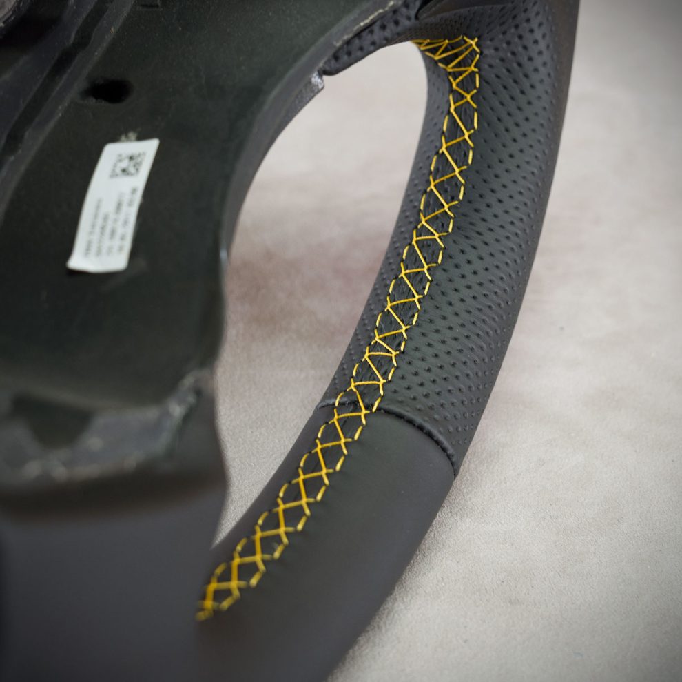 Obszycie kierownicy Opel Combo D