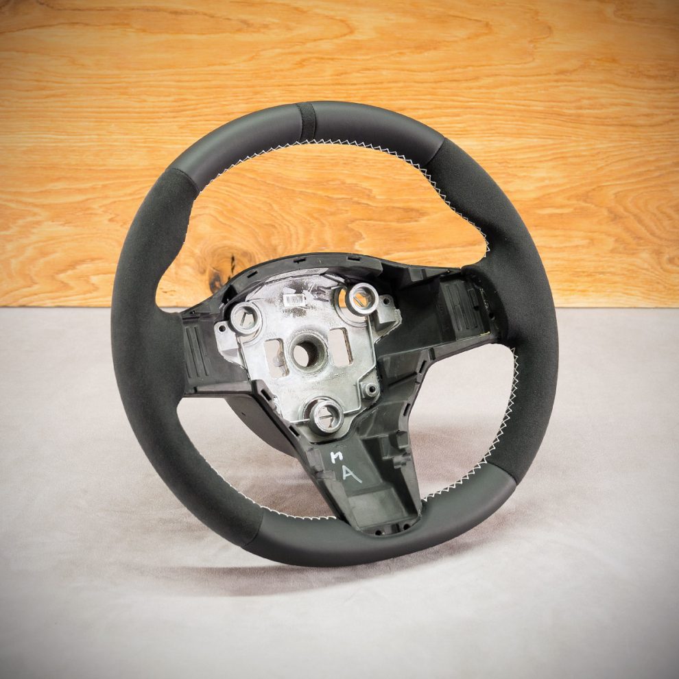 Obszycie kierownicy Tesla Model 3