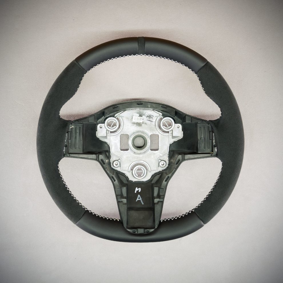 Obszycie kierownicy Tesla Model 3