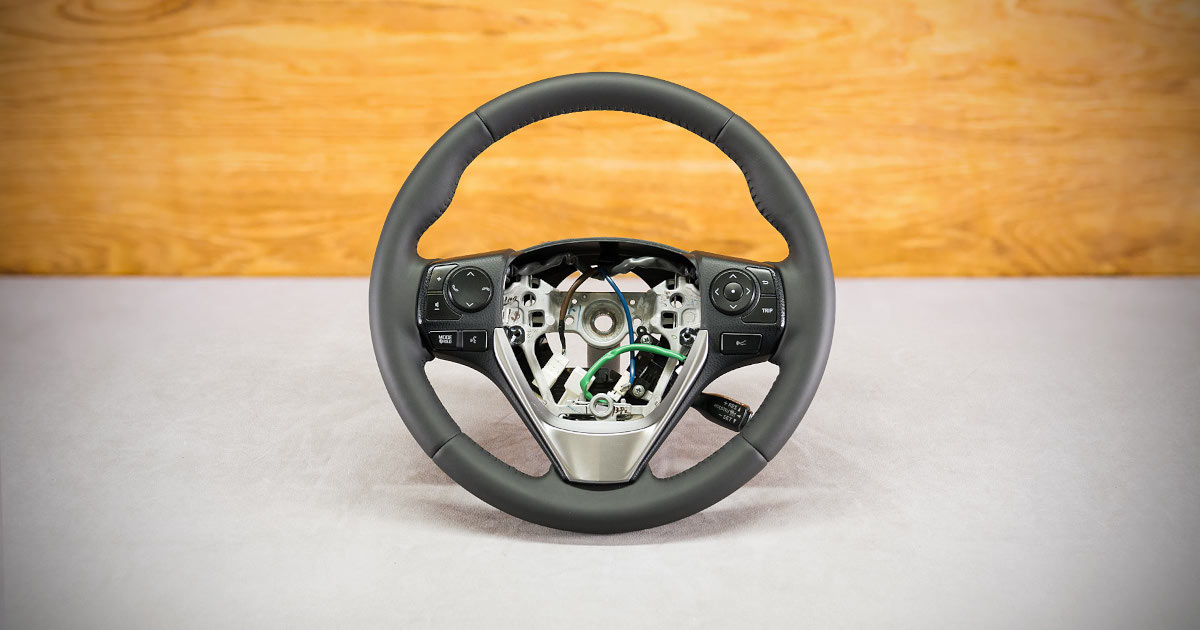 Obszycie kierownicy Toyota RAV4