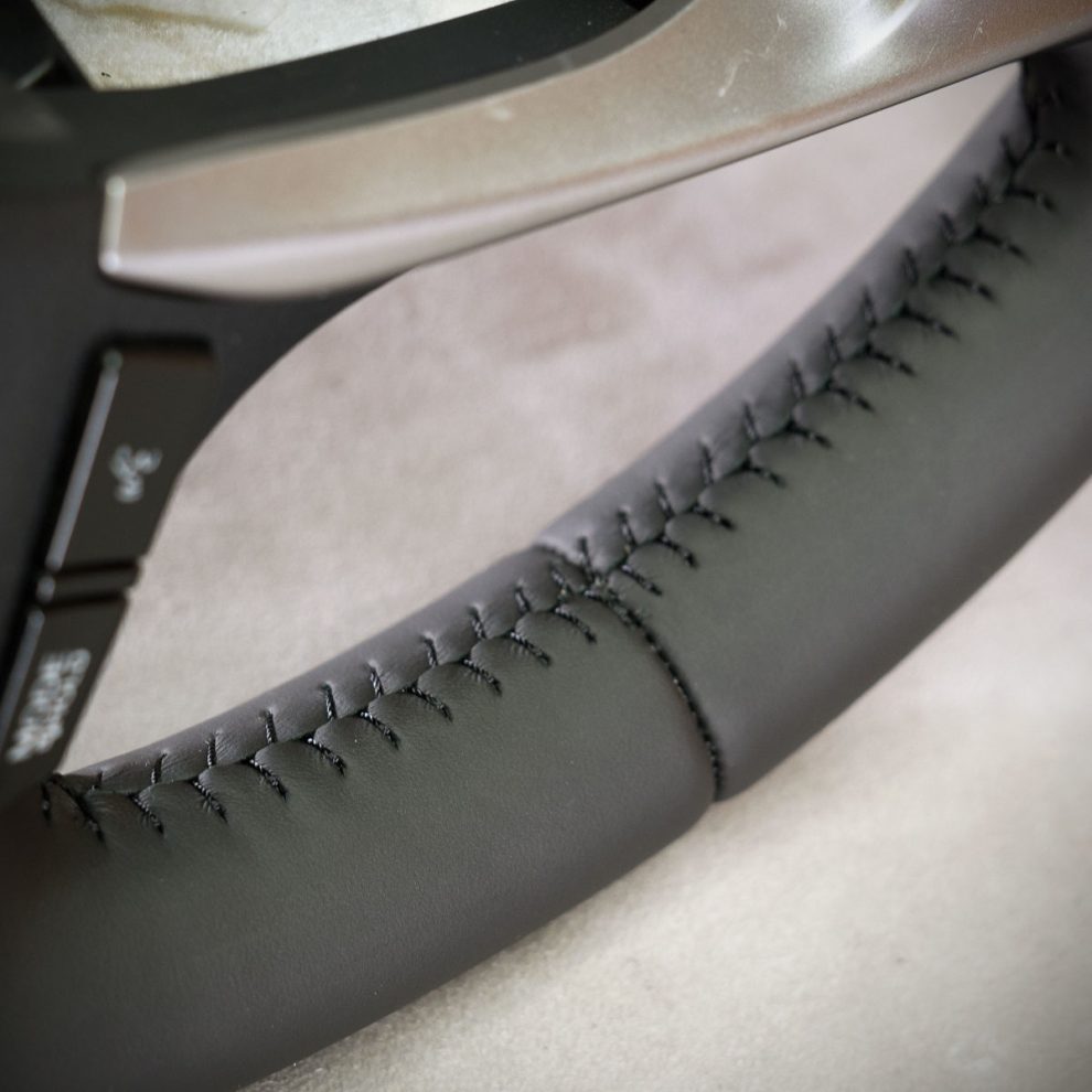 Obszycie kierownicy Toyota RAV4