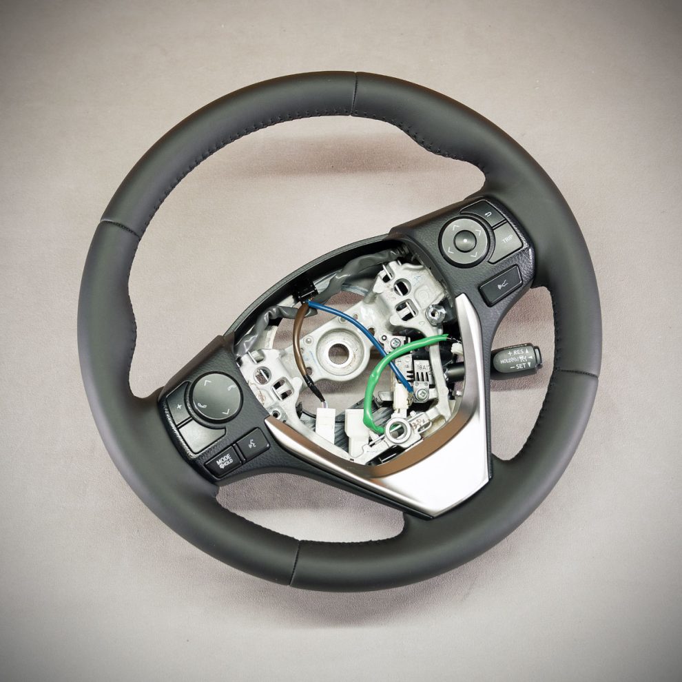 Obszycie kierownicy Toyota RAV4