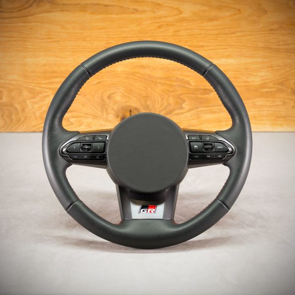Kierownica Toyota Yaris GR przed modyfikacją