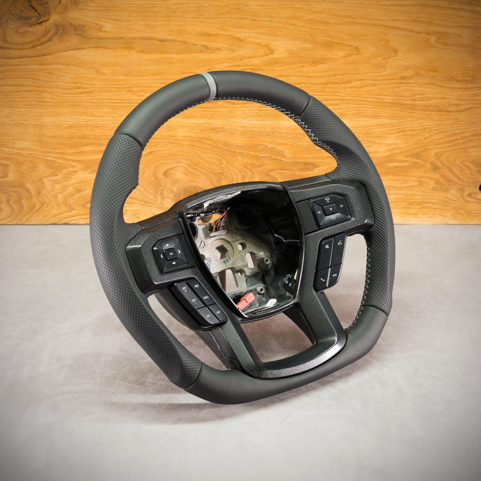Modyfikacja i obszycie kierownicy Ford F150