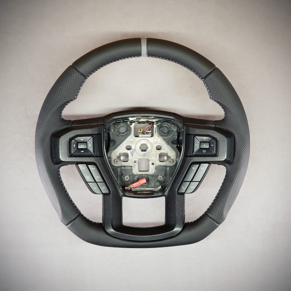 Modyfikacja i obszycie kierownicy Ford F150
