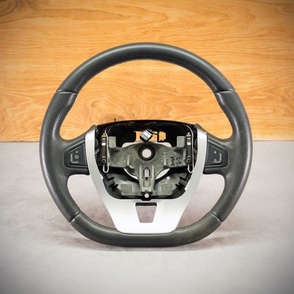 Kierownica Renault Laguna III przed modyfikacją Kierownica Renault Laguna III przed modyfikacją