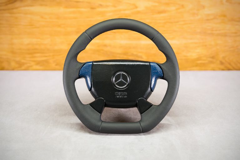 Modyfikacja i obszycie kierownicy Mercedes-Benz SLK R170 Modyfikacja i obszycie kierownicy Mercedes-Benz SLK R170
