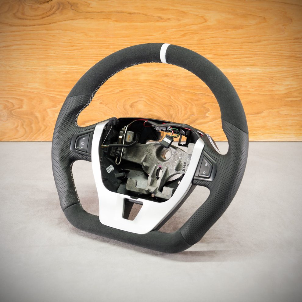 Modyfikacja i obszycie kierownicy Renault Laguna III