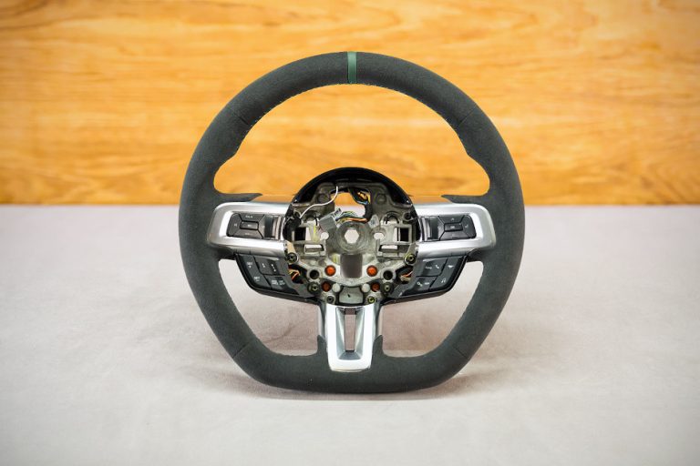 Modyfikacja i obszycie kierownicy Ford Mustang VI
