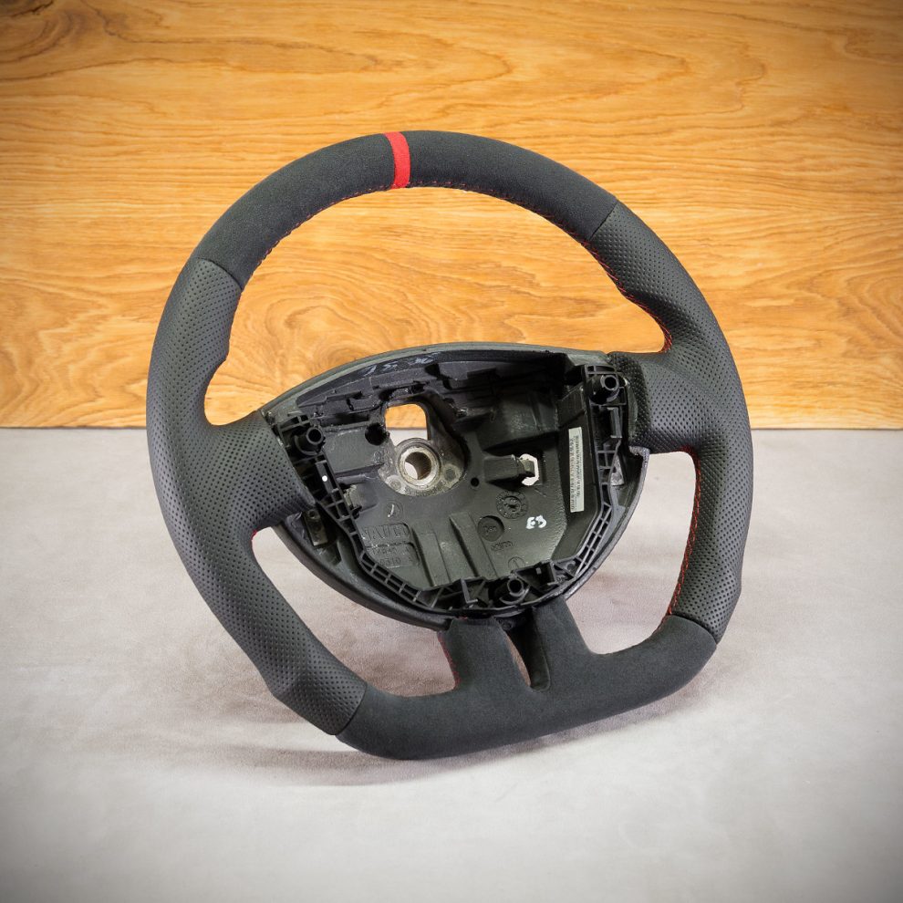 Modyfikacja obszycie kierownicy Renault Twingo II RS