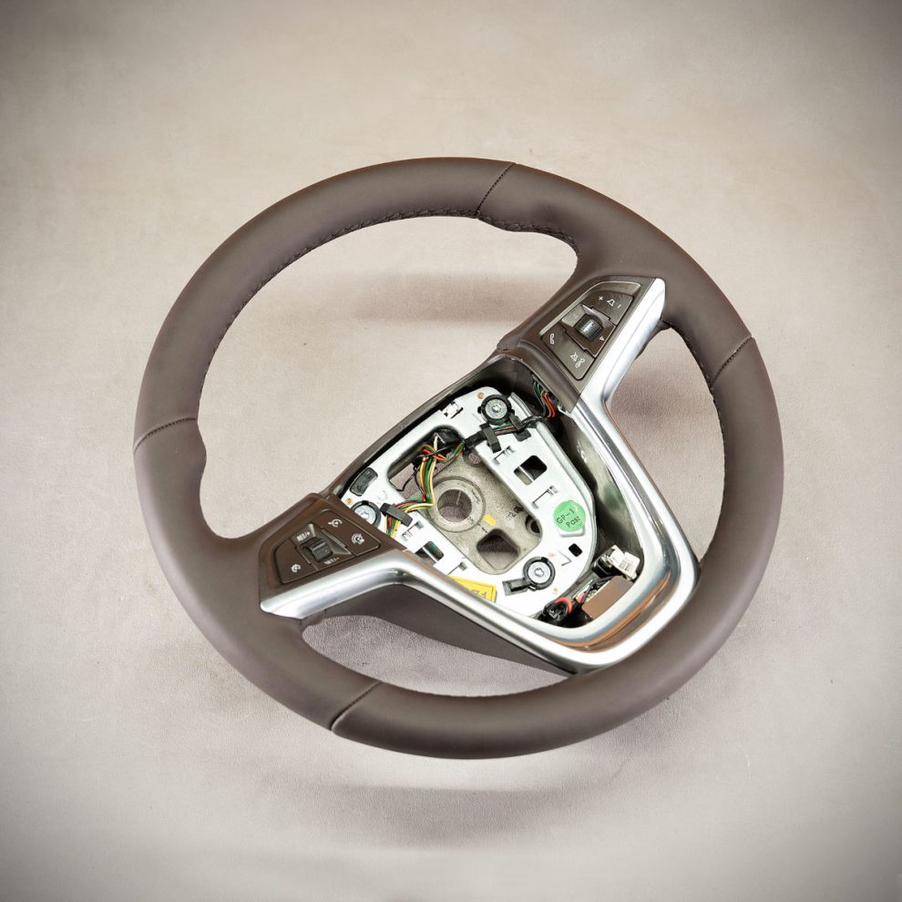 Obszycie kierownicy Opel Mokka