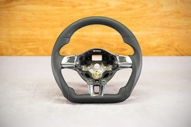 Modyfikacja i obszycie kierownicy Volkswagen Scirocco Modyfikacja i obszycie kierownicy Volkswagen Scirocco