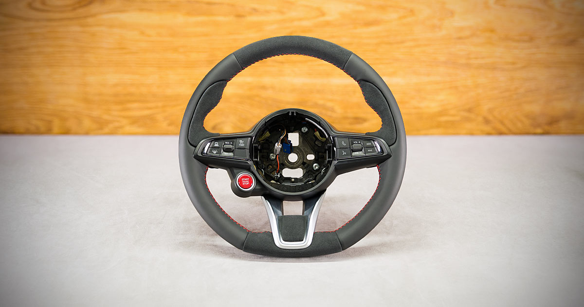 Obszycie kierownicy Alfa Romeo Giulia Obszycie kierownicy Alfa Romeo Giulia