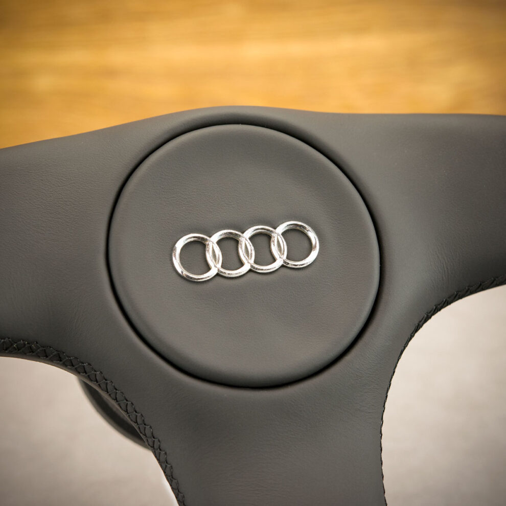 Modyfikacja i obszycie kierownicy Audi 80 B4