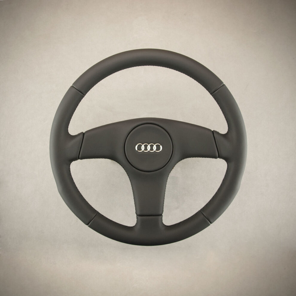 Modyfikacja i obszycie kierownicy Audi 80 B4