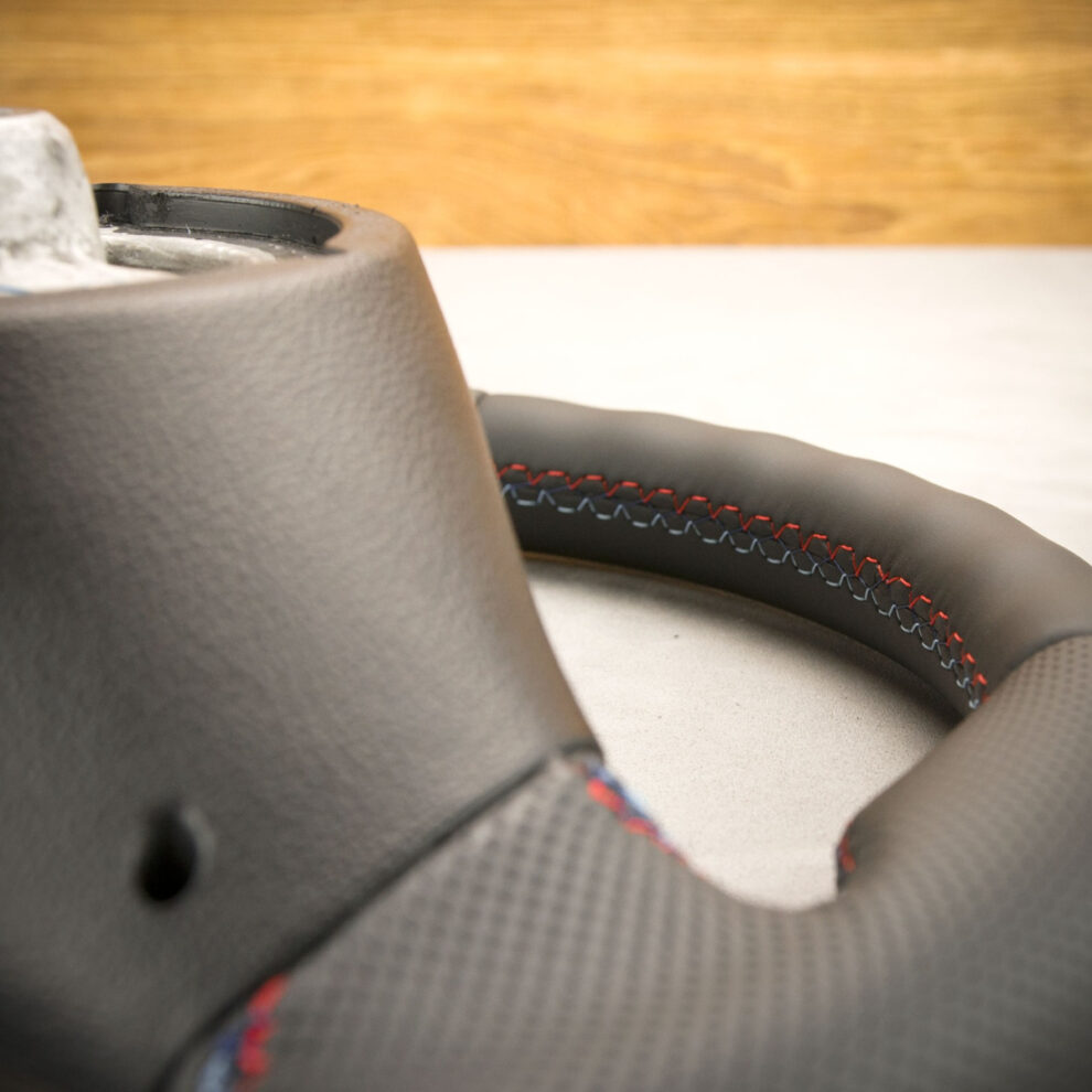 Modyfikacja i obszycie kierownicy BMW E92 325i